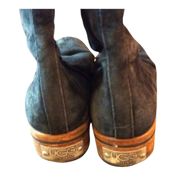UGG "Broome" Wool And Suede Boots. - Picture 3 of 12